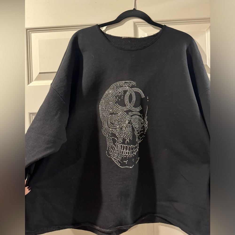 Studded Skull Boxy Sweatshirt